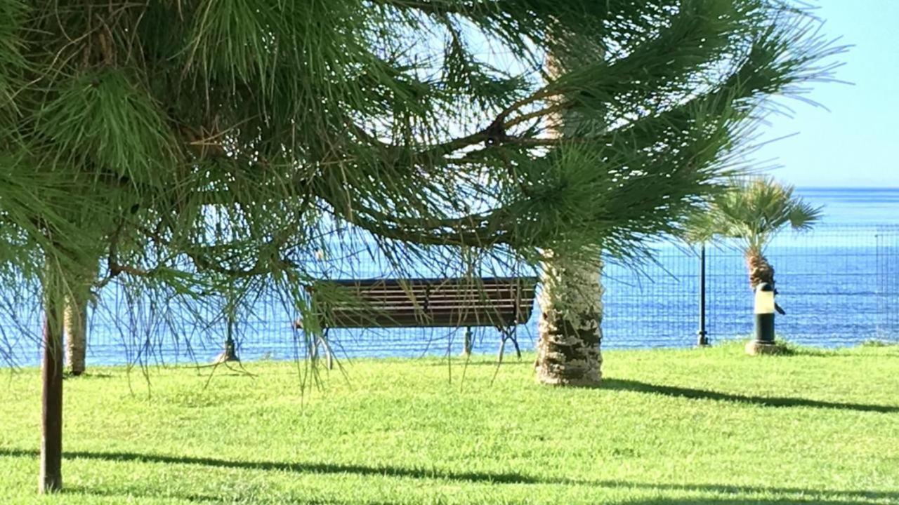 Sitio de Calahonda Mi Capricho, Beachfront, Grownfloor, Private Garden & Terrace מראה חיצוני תמונה