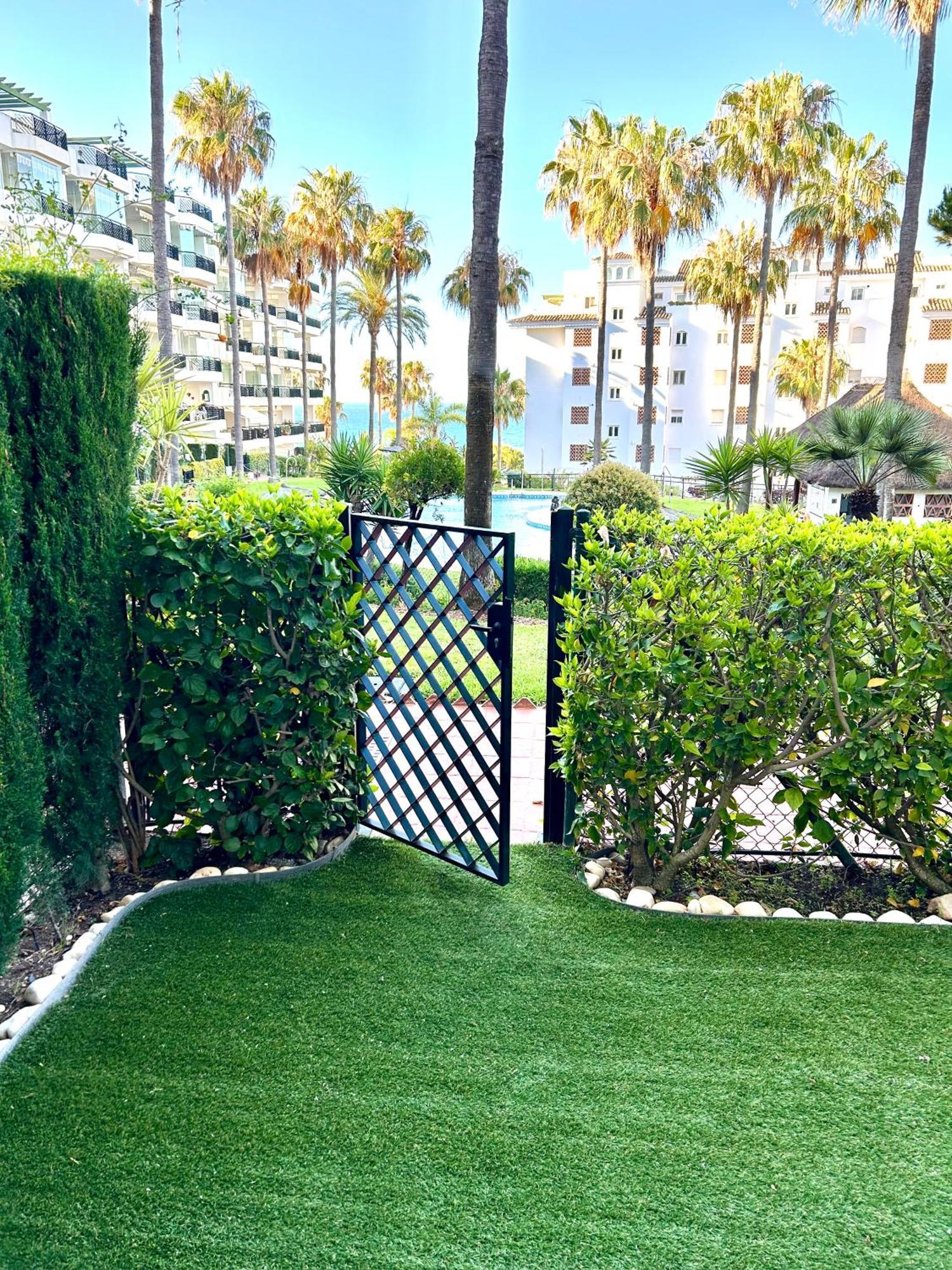 Sitio de Calahonda Mi Capricho, Beachfront, Grownfloor, Private Garden & Terrace מראה חיצוני תמונה